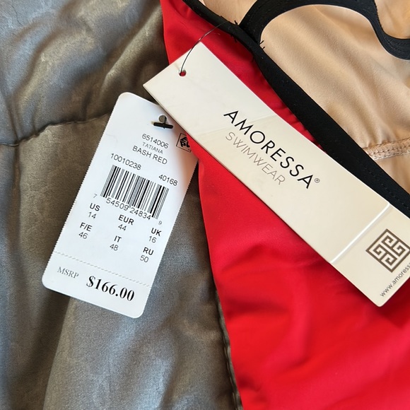 One piece swimsuit… - Picture 3 of 3